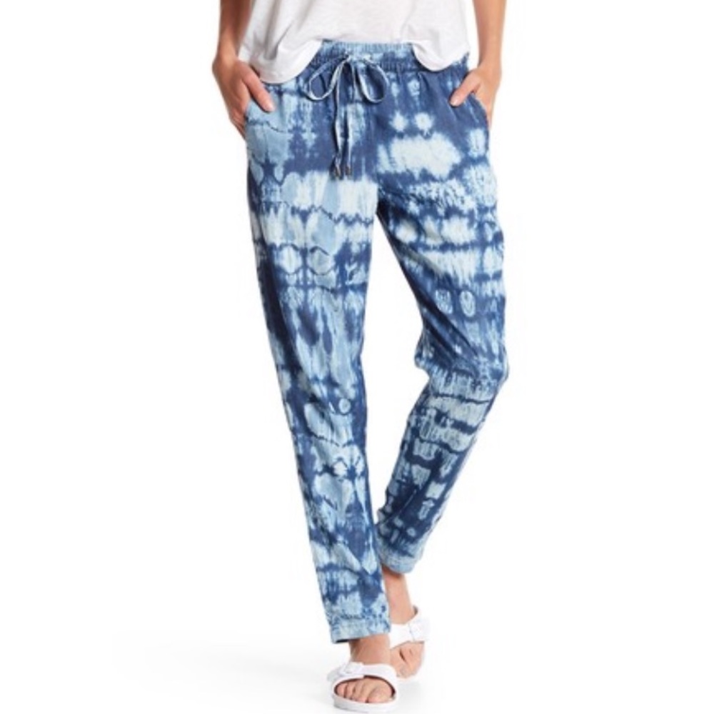 Splendid tie-dye pants.